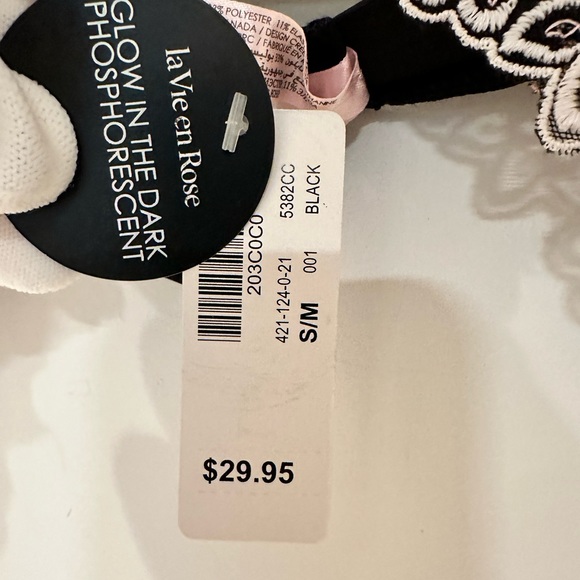 La Vie en Rose. Bra and garter set. NWT. - Picture 6 of 6